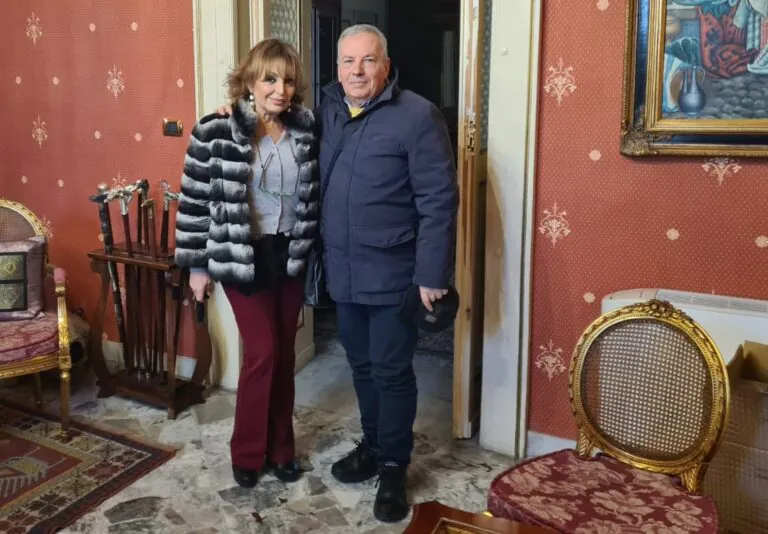 Centrodestra spaccato su Velardi, Iodice ne approfitta: moderati puntano su Trombetta