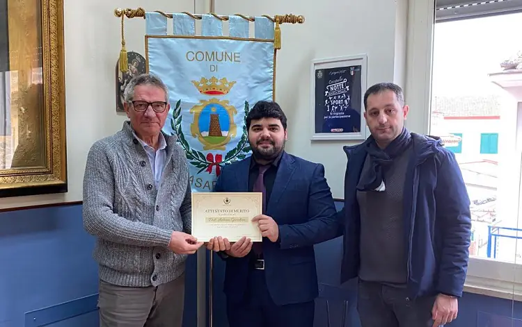 Borsa di studio per Antonio Giordano, il sindaco Lillo lo premia in Comune