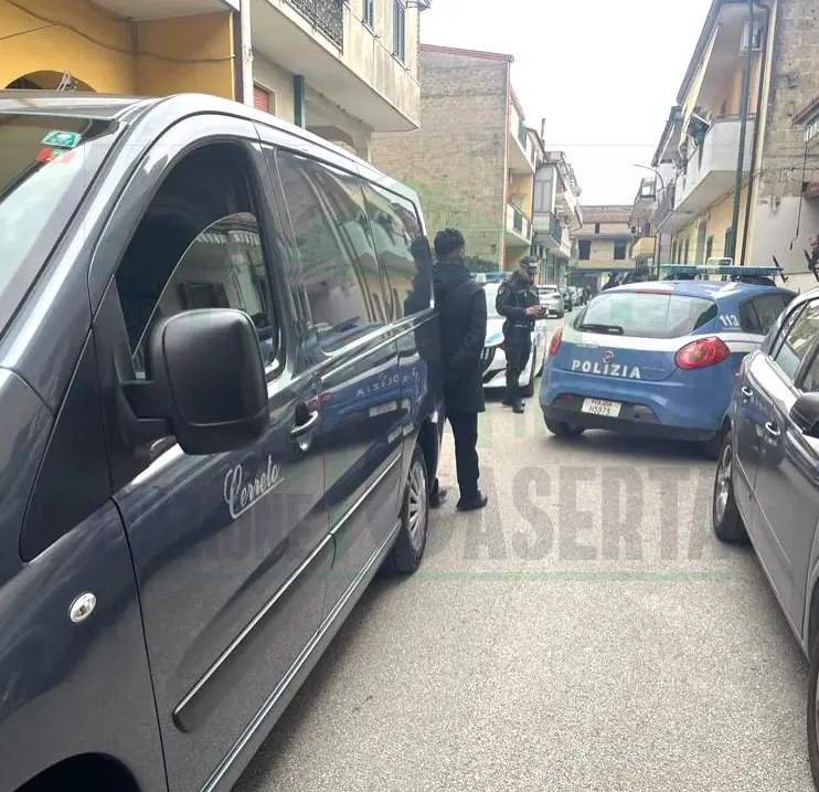 Tragedia al confine tra 2 Comuni, si toglie la vita in casa. Fissato l’ultimo saluto