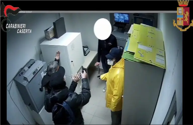 Ex pentito dei Casalesi si mette a fare le rapine, ma colpisce gli stessi negozi e viene fermato