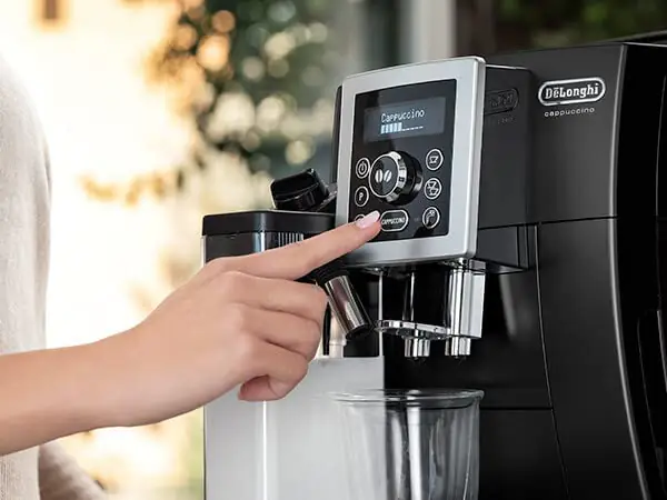 Caffè espresso come al bar? Approfitta di questa offerta sulla De’Longhi Perfetto Magnifica S (-200€)