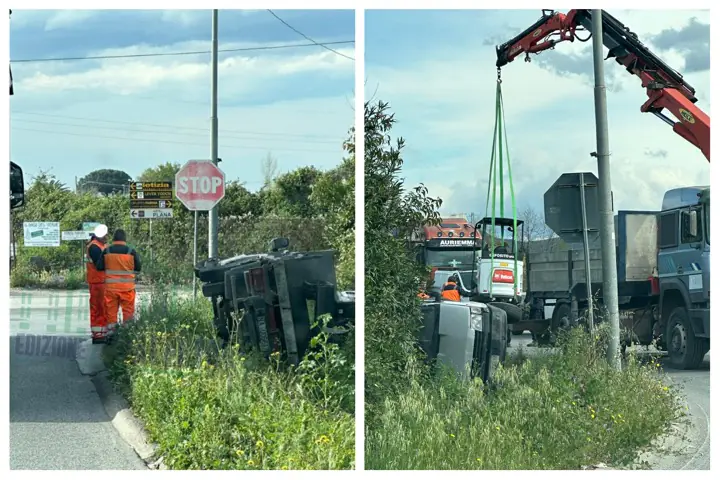 Choc alla fine del ponte: si ribalta un camioncino che trasportava un bobcat