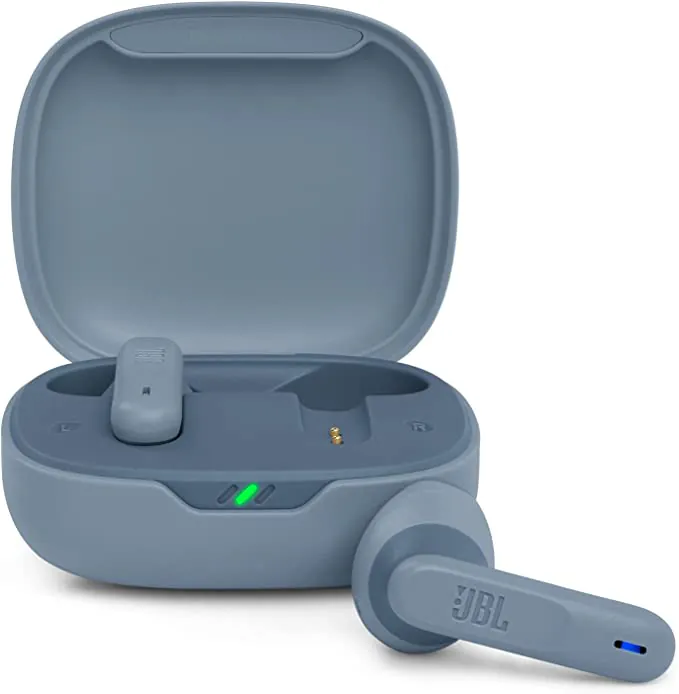 Gli auricolari JBL True Wireless dal design ergonomico e compatto scontati su Amazon