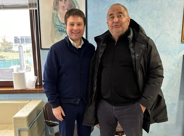 Un ex sindaco aderisce a Forza Italia