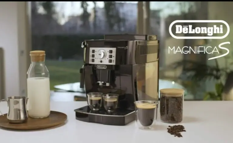 De Longhi Magnifica S per espresso e cappuccino: cala il prezzo su Amazon (-33%)