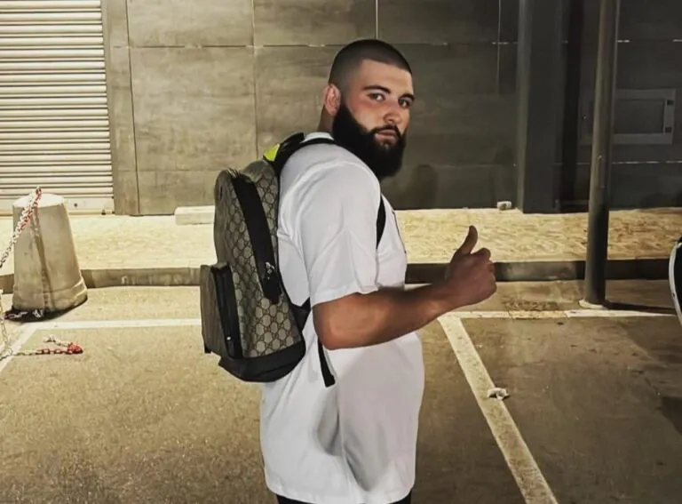 Muore a 23 anni, 2 comunità sconvolte: si prega per l’amico. FOTO
