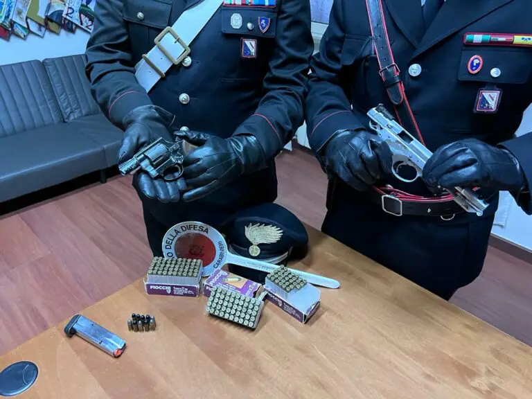 Blitz nel rione blindato tra telecamere, pistole e droga