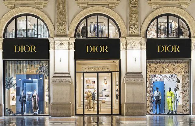 Dior lavora con noi