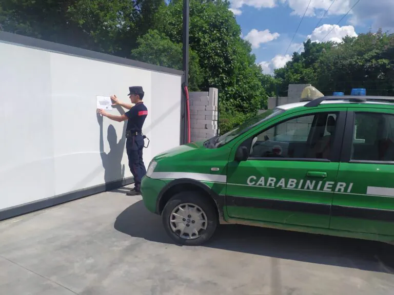 Militari sequestrano autolavaggio nella frazione, verifiche su fogne