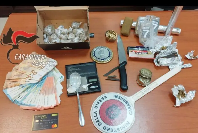 I NOMI. Coppia si apparta a fumare, carabinieri trovano droga shop. Ecco chi sono