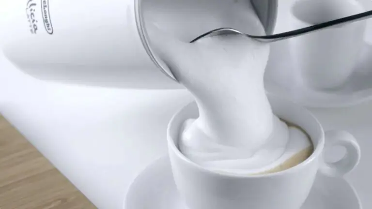 De’Longhi Alicia Latte: colazione SPUMOSA in offerta a tempo su Amazon