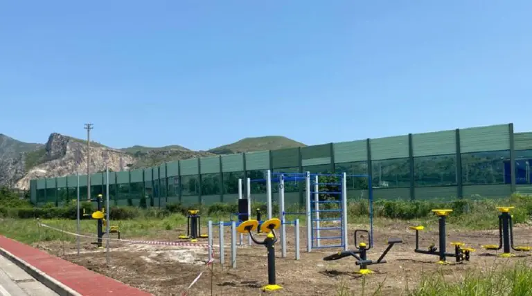 ‘Palestra all’aperto’ in via Sbarra, tutto pronto per l’inaugurazione