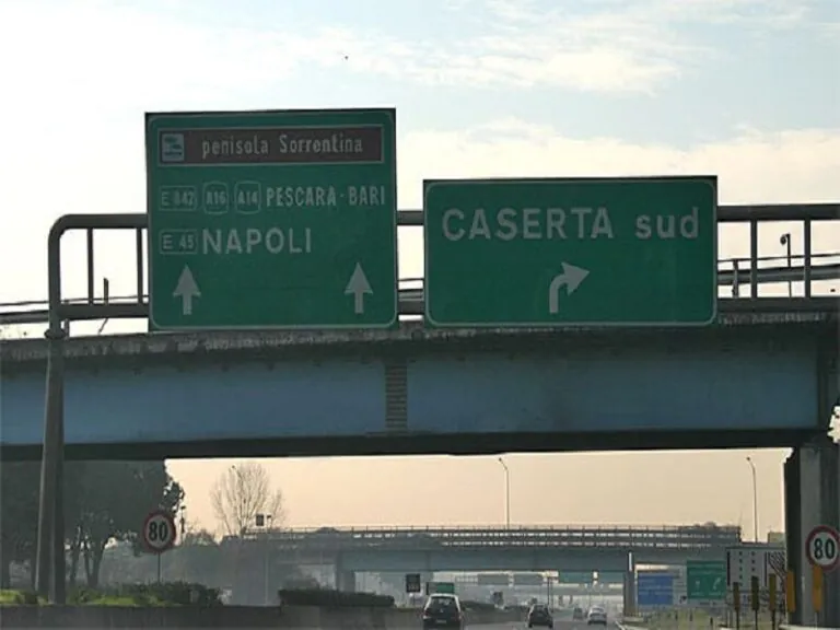 Chiuso il casello autostradale dopo l’incidente