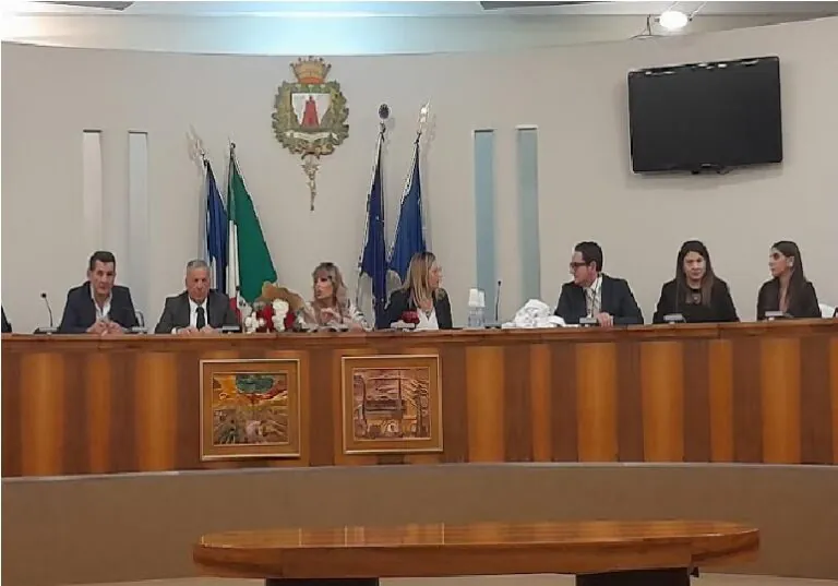 Trombetta va sotto in Consiglio e azzera la giunta: esplode crisi dopo Regionali