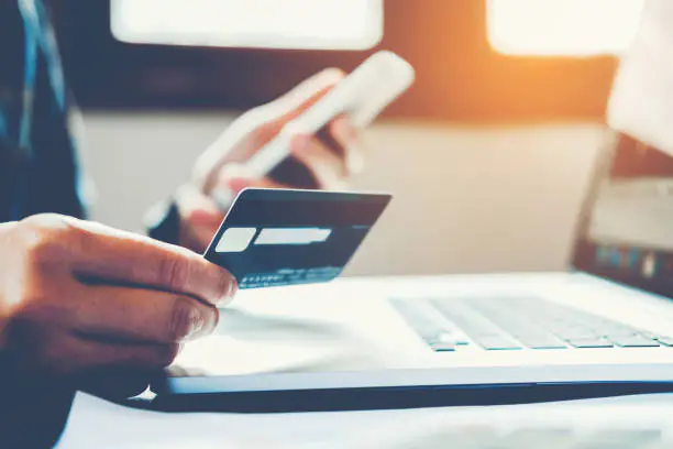 Lanciato il centro commerciale on line con i negozi della città