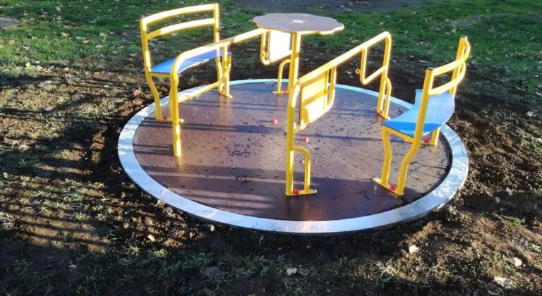 Paura a ridosso della Valle: bimbo cade da una giostra, ricoverato in codice rosso