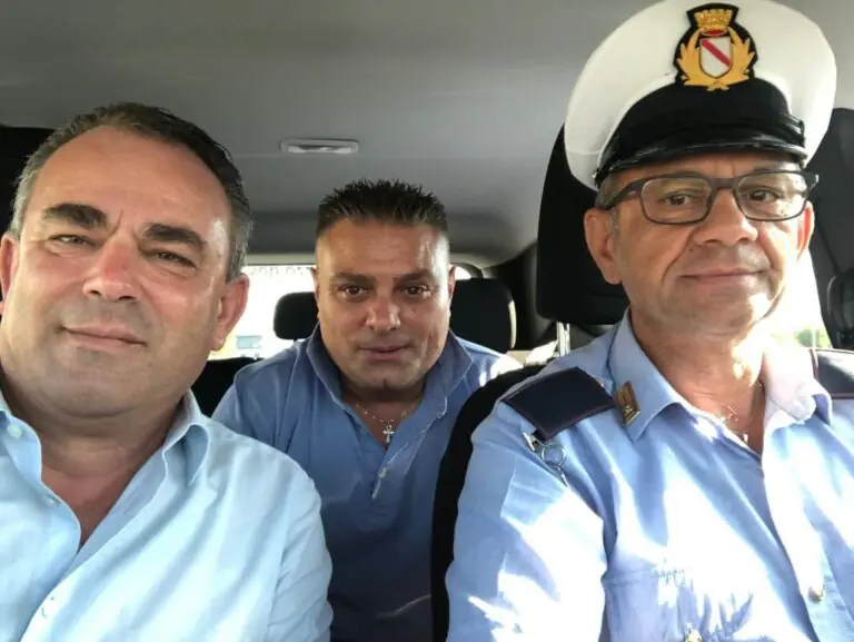 Città piange stimato vigile, lutto cittadino per l’addio