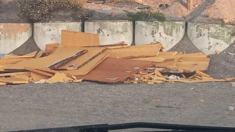 Le spiagge del litorale ridotte a una discarica a cielo aperto