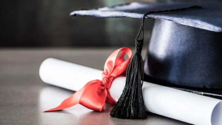 Bonus 100 e lode per gli studenti: come richiederlo e importo