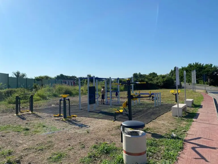 Apre l’area fitness all’aperto in via Sbarra. Le foto