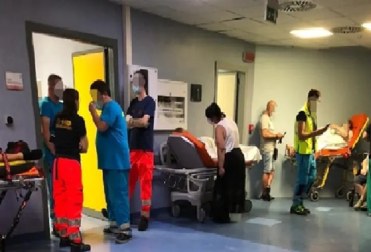 Ospedali scoppiano per il caldo, medici costretti a saltare pure i riposi