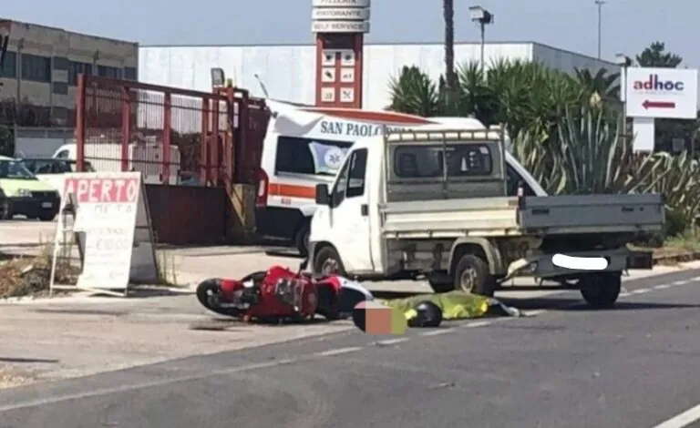 NOME E FOTO. Scontro sull’Appia, ecco chi è il centauro morto: frazione in lutto