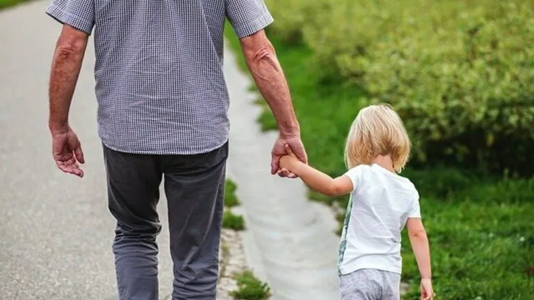Arriva il bonus genitori da 3mila euro: come ottenerlo