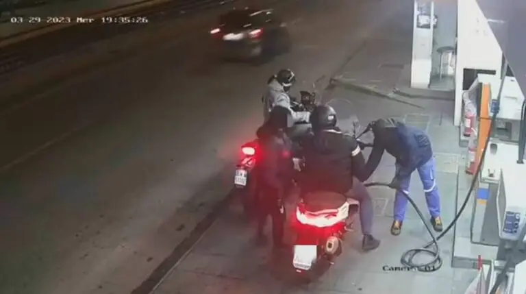 Rapine con le pistole durante la movida, 2 arrestati