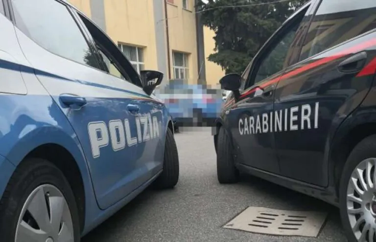 Va a rubare con l’auto della madre, fermato col complice dopo inseguimento
