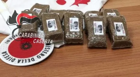 Requisito il “fumo” del weekend, trovato con un chilo di hashish sulla Provinciale