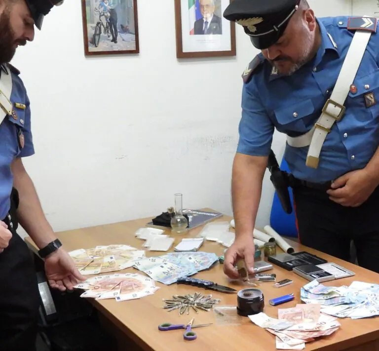 Scoperti i covi dello spaccio del weekend, un arresto: i numeri del blitz
