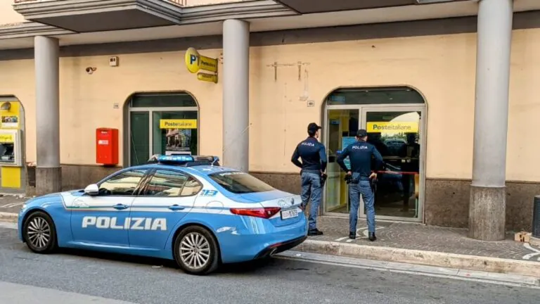 Commercialista rapina le Poste e poi confessa: “L’ho fatto perchè sono disperato”