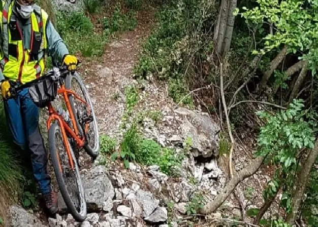 Ciclista resta ferito durante escursione nella frazione