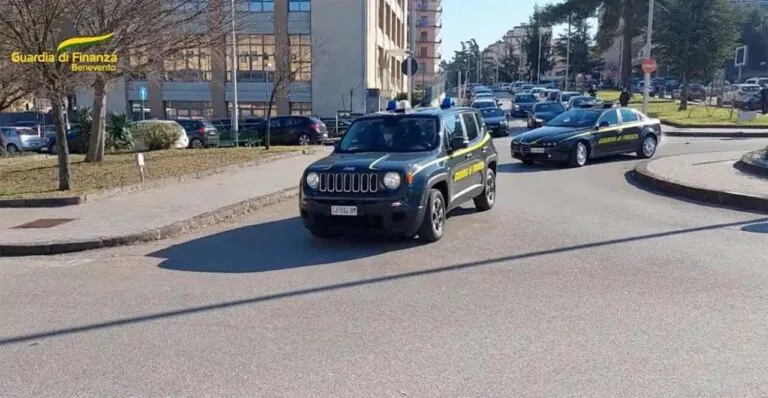 Pregiudicato e recluso ma con 3 case di proprietà a Montecarlo e Isole Vergini, blitz della Finanza