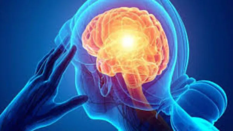 Meningite, casi in crescita: come riconoscere i sintomi