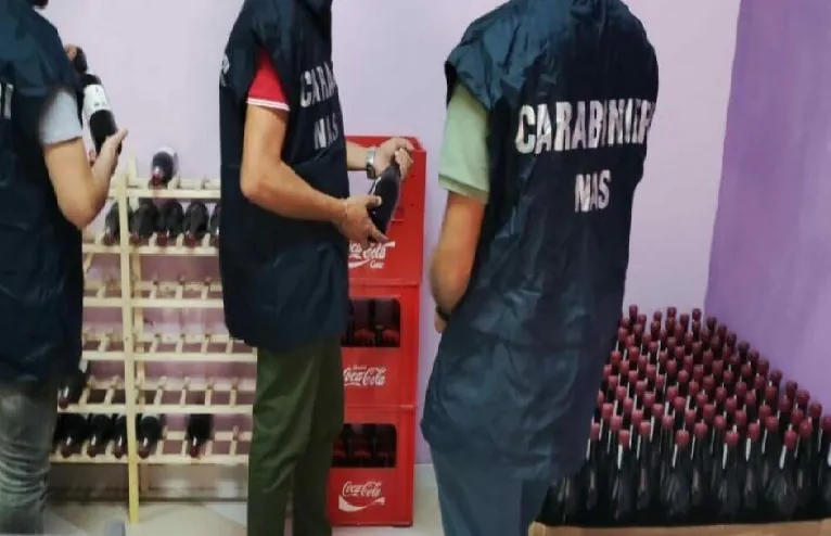 Blitz alla sagra, sequestrati 150 litri di vino: requisito carico di cibo