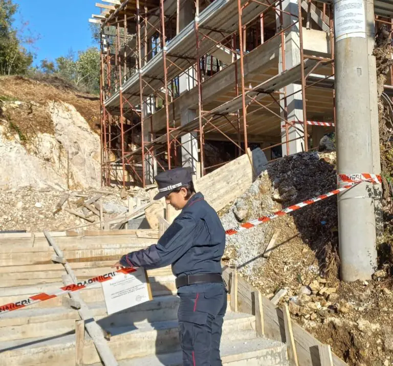 Lavori abusivi nell’area protetta, blitz dei militari