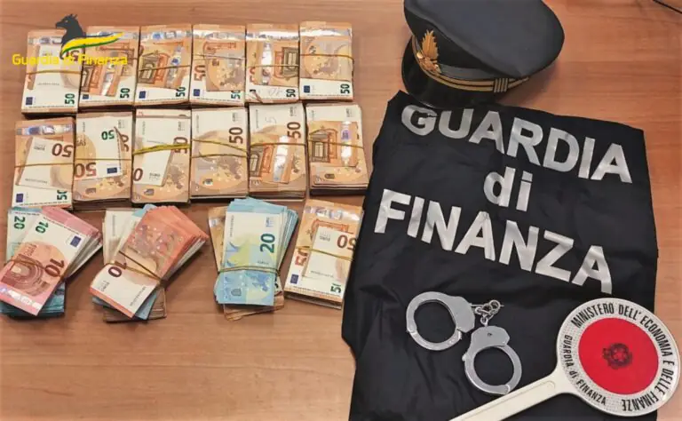 Frode da 240 milioni su carburanti e fotovoltaico, 20 nei guai: per 3 scatta l’arresto