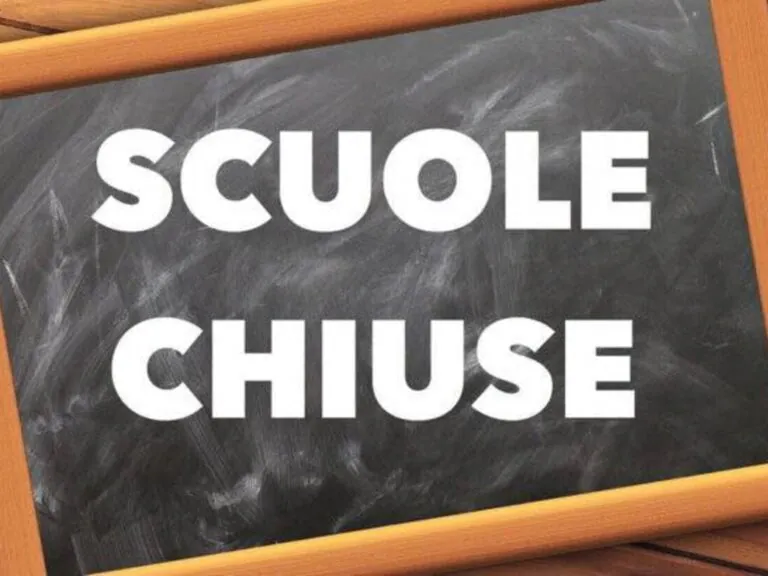L’annuncio del Comune: scuole medie chiuse