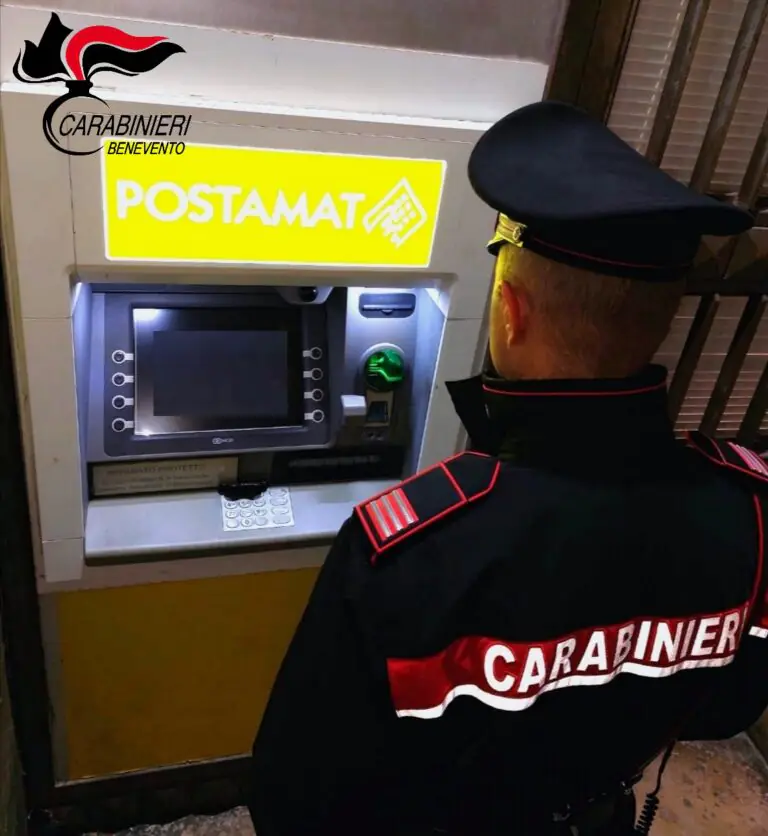 Ruba carta di credito all’amico e gli ripulisce il conto