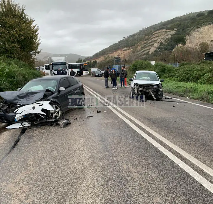 Incidente choc sulla solita strada: ci sono feriti