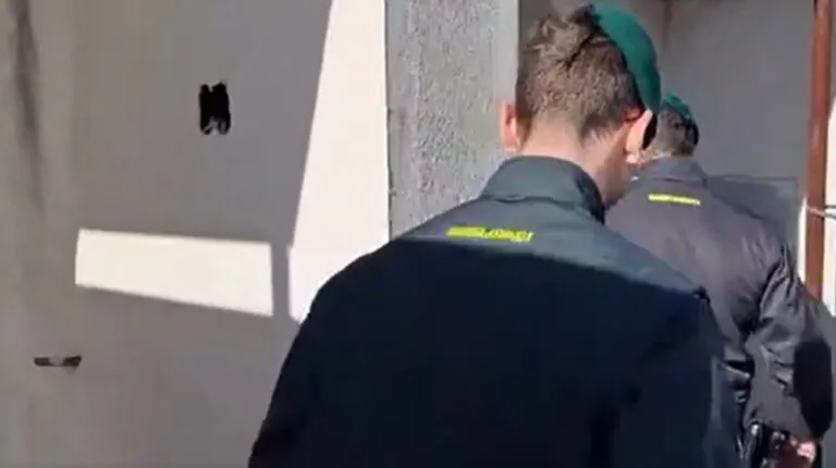Soldi del clan in hotel e case, blitz contro noto imprenditore. VIDEO