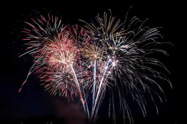 Gli scoppia petardo in faccia, nel Casertano il primo ferito di Capodanno
