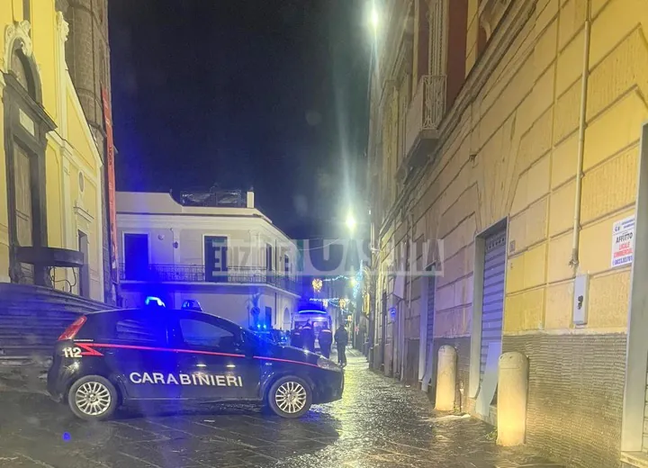 Aggredito alla fine della festa: centrato al volto con il ferro che batte sulla falce