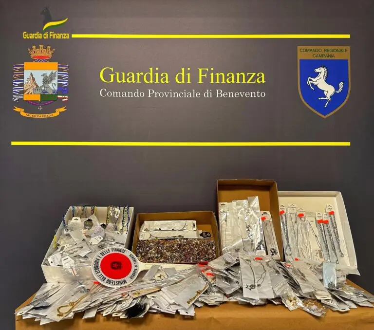 Finanza nei negozi della provincia, sequestrati quasi 5mila prodotti
