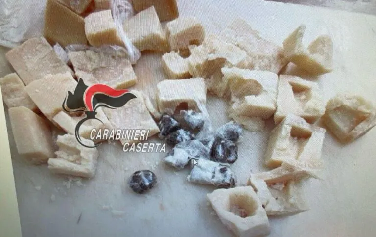 Droga nel formaggio per festeggiare Capodanno in carcere