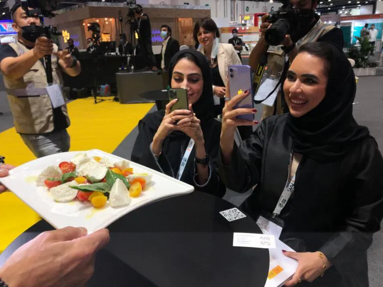 Mozzarella di bufala Dop, tour internazionale partendo da Parigi