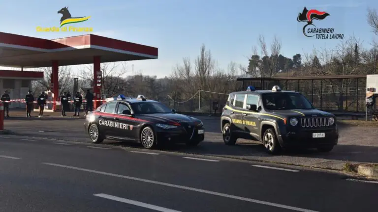 Caporalato nelle pompe di benzina, dipendenti costretti a supplicare stipendi: 3 arresti e 4 impianti sequestrati