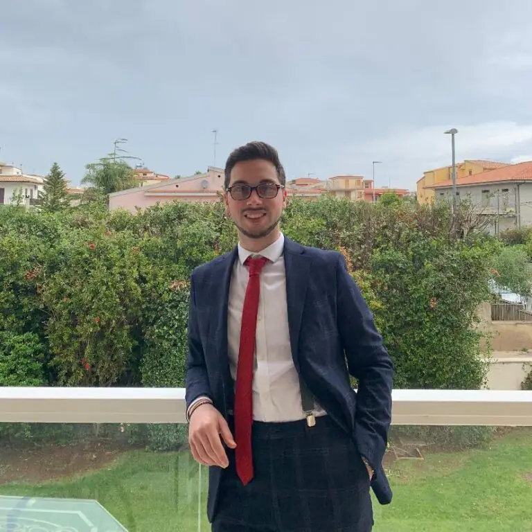Confronto pubblico, dibattito politico con i giovani del centrodestra