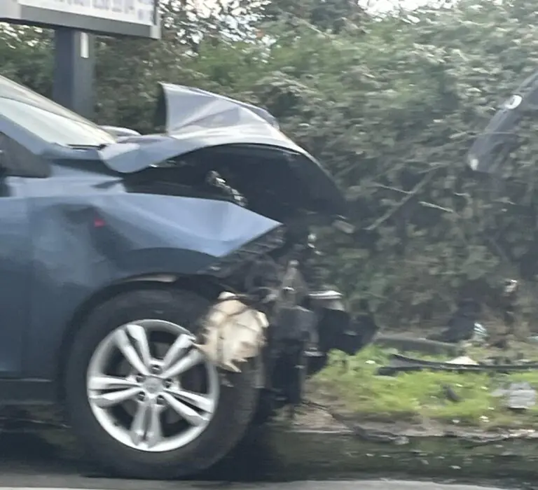 Scontro tra un’auto e un trattore sulla provinciale, c’è un ferito